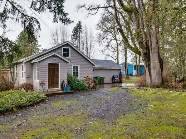 360 SE Edwards Dr, Dundee, OR 97115