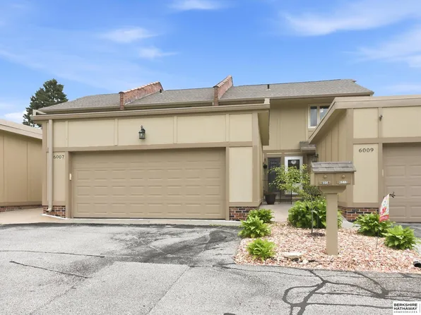6009 Oak Hills Dr #22, Omaha, NE 68137