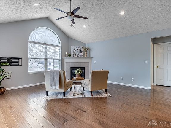 2nd image of 683 Sagamon Dr