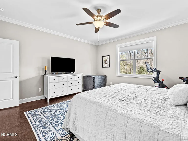182 Lakeview Dr — Photo 32