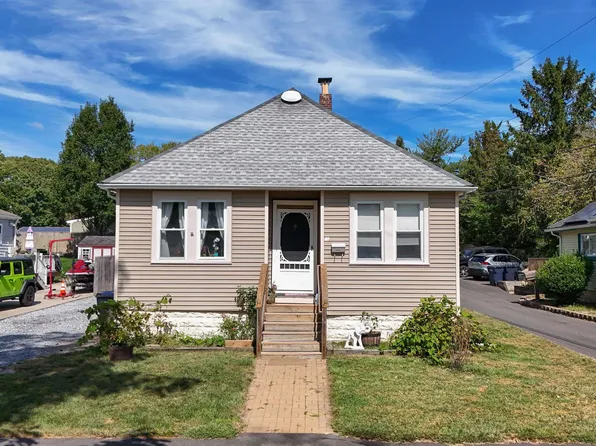 3 Stone Cir, Absecon, NJ 08201