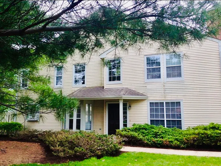 6 Heath Ct — Photo 1