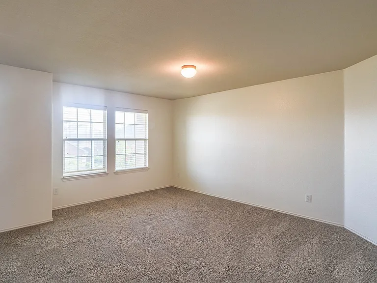 2324 Cavalry Dr — Photo 15