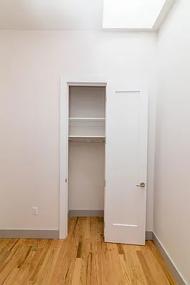 Rented by Nooklyn NYC LLC | media 49