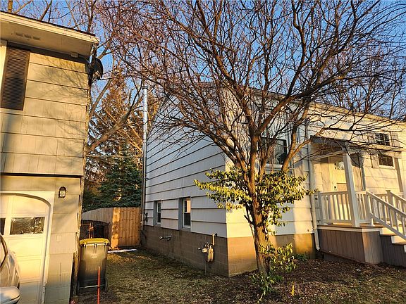2nd image of 206 Mason Ave