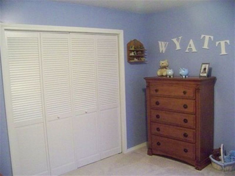3rd image of 32 TERRY Avenue