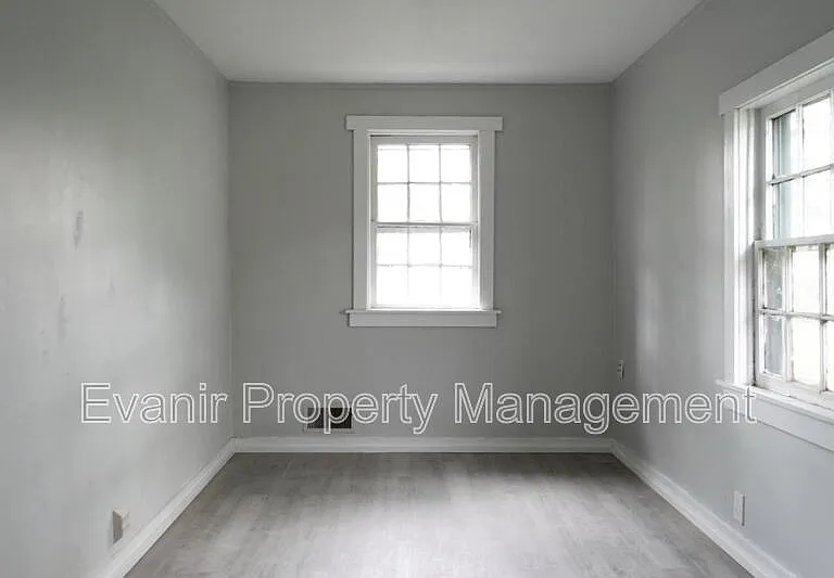 126 N Walnut St — Photo 20