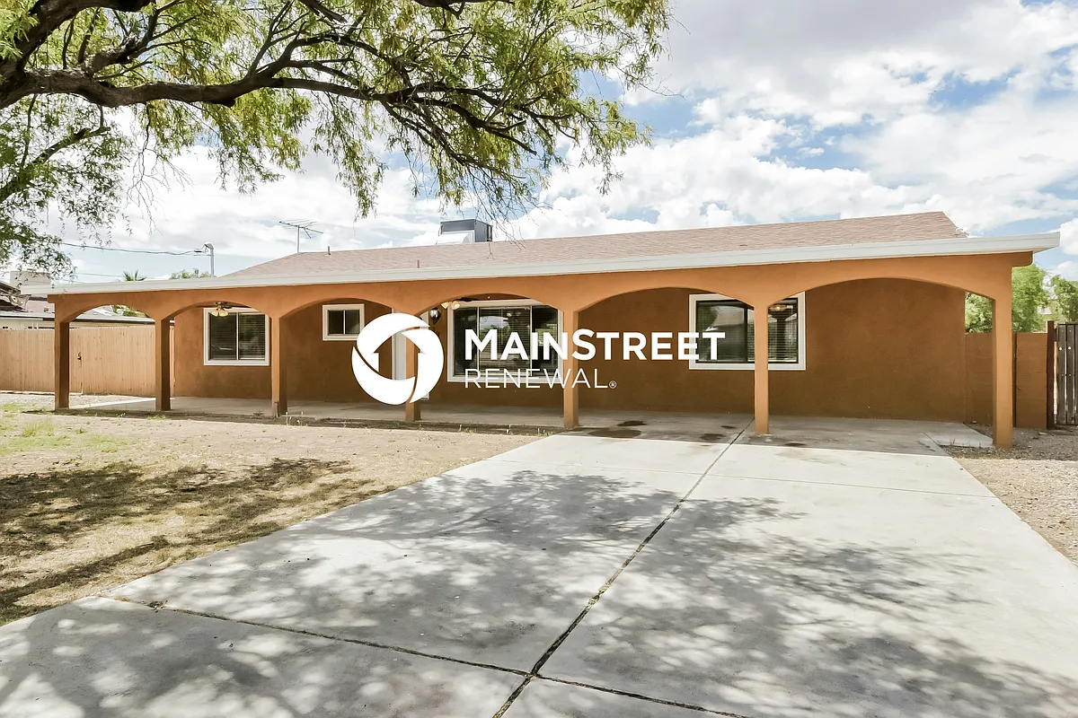 Front View - 1935 E Campo Bello Dr