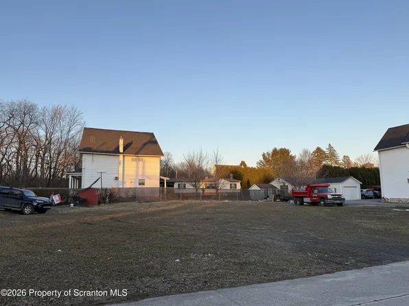 207-209 211 #213, Jessup, PA 18434