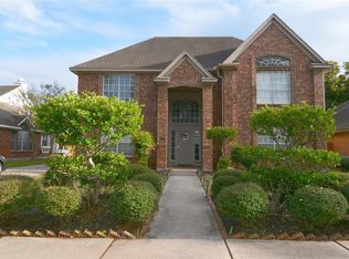 818 Maplewood Falls Ct, Houston, TX 77062