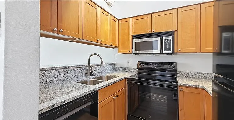 3707 Miles St #9 — Photo 10