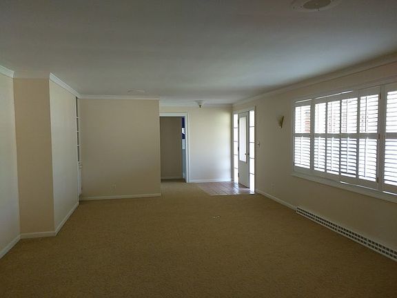 3rd image of 918 Woodmere Dr
