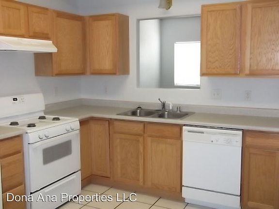 4th image of 5065 Cortez Ave