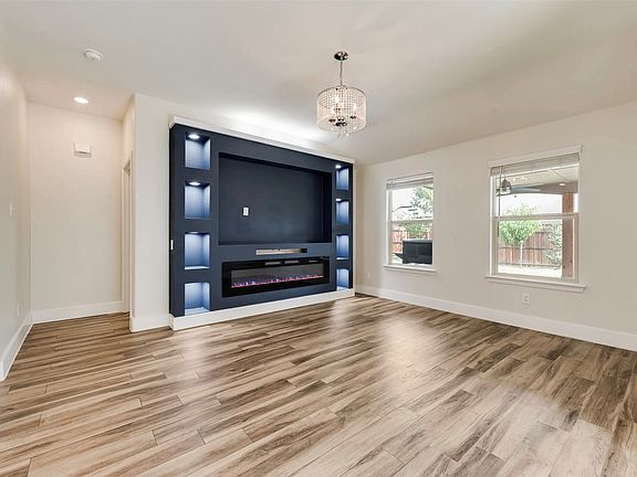 5th image of 925 Walls Blvd