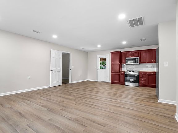 2nd image of 430 Riverside Ln