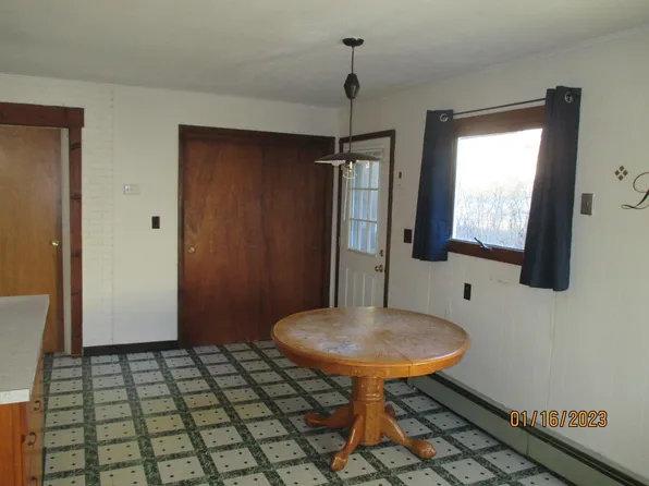 2 Homer St, Union Springs, NY 13160