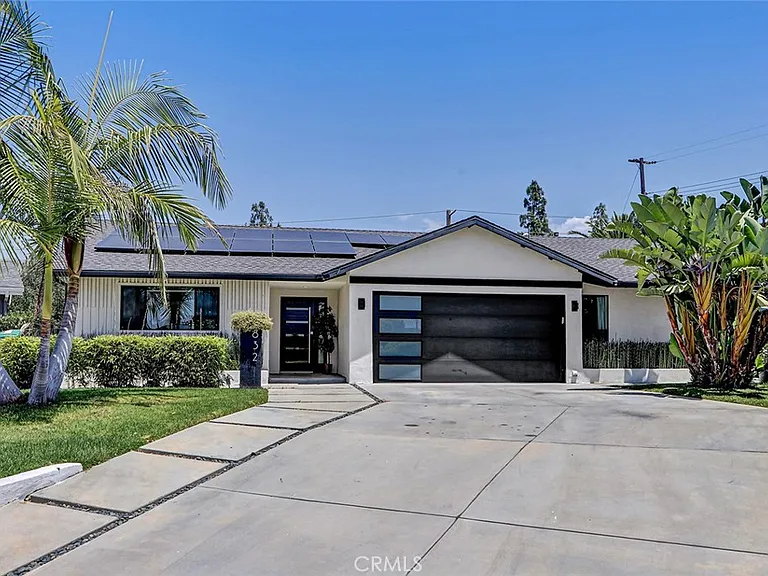 832 N Oceanbluff Ave — Photo 52