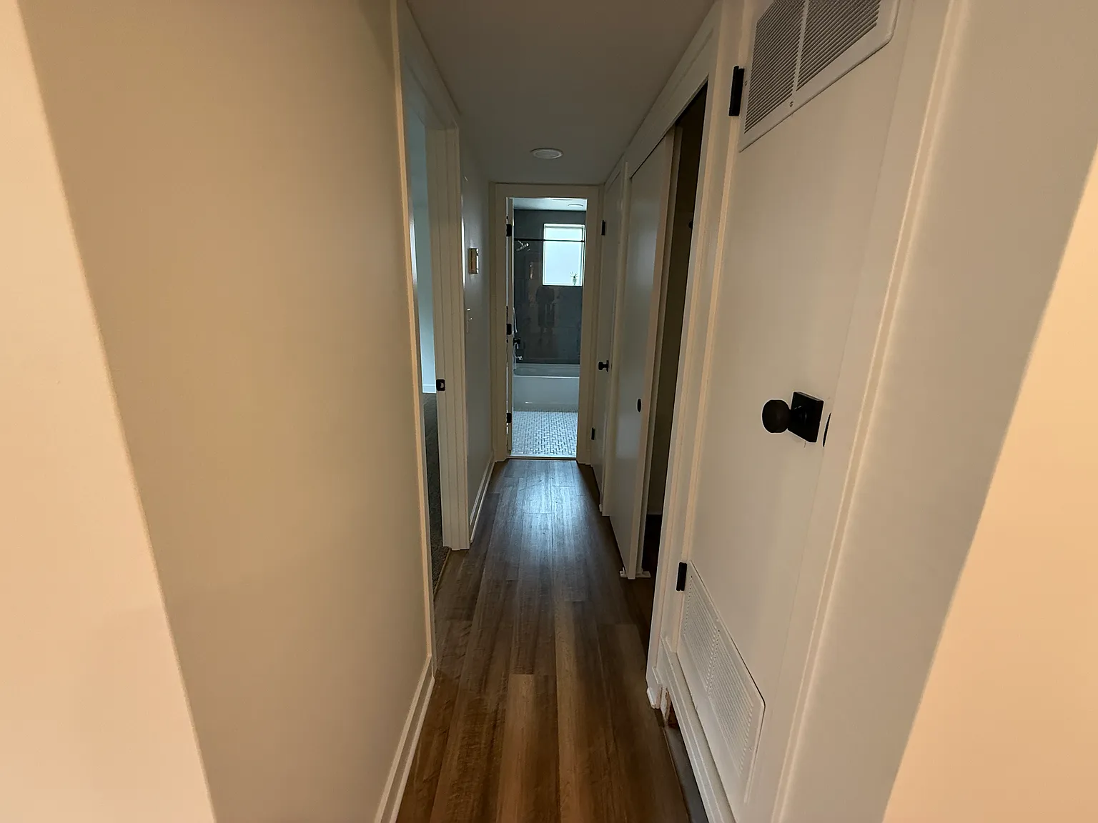 1 bed, 810 sqft, $1,100 — Photo 4
