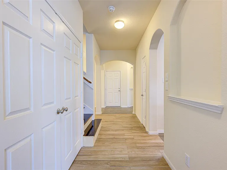 6518 Wilshire Rdg — Photo 4