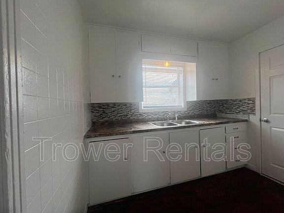 5th image of 1310 E 35th St