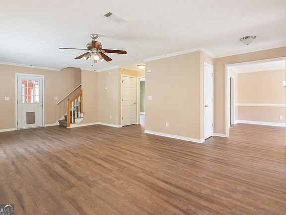 5th image of 305 Brook Hollow Dr