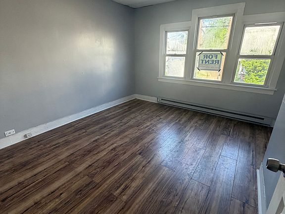 3rd image of 94 Hillside St Floor 1