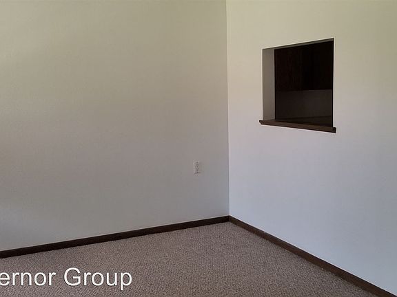 5th image of 425 N Dubuque St APT 10