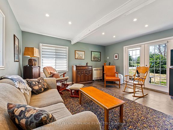 3rd image of 43 Stanley St