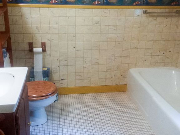 5th image of 209 Pearl St