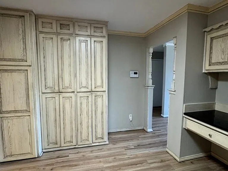 2204 Edgewood Dr — Photo 8