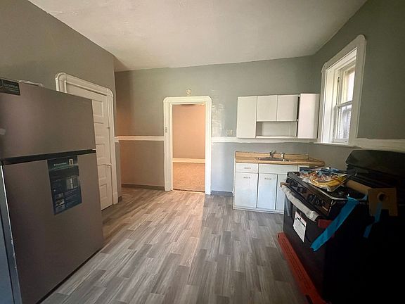 5th image of 3730-32 Maffitt Ave #1F