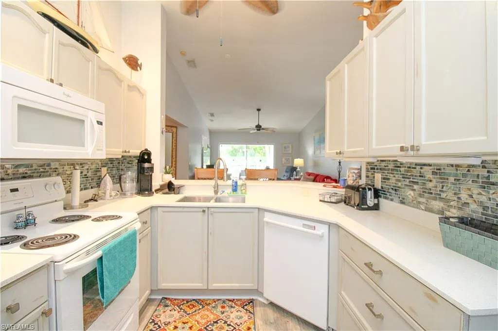 2 bed, 2.0 bath, 1030 sqft, $3,200 — Photo 1