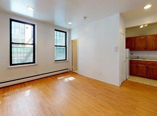 170 W 25th St APT 2B, New York, NY 10001