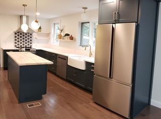 71 Woodbury Rd, Burlington, VT 05408