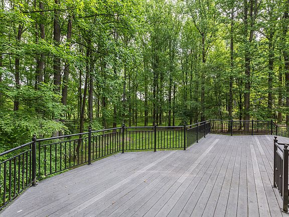 4th image of 15205 Arminio Ct