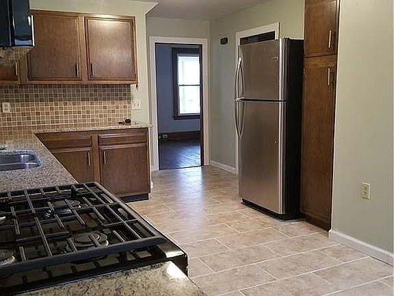 3rd image of 187 Durston Ave
