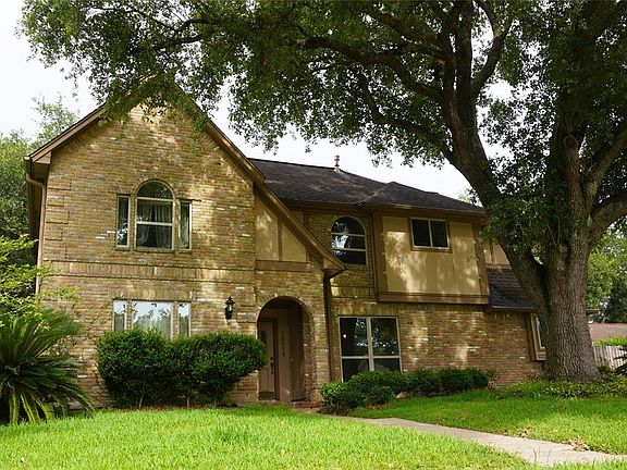 2nd image of 15179 Diana Ln
