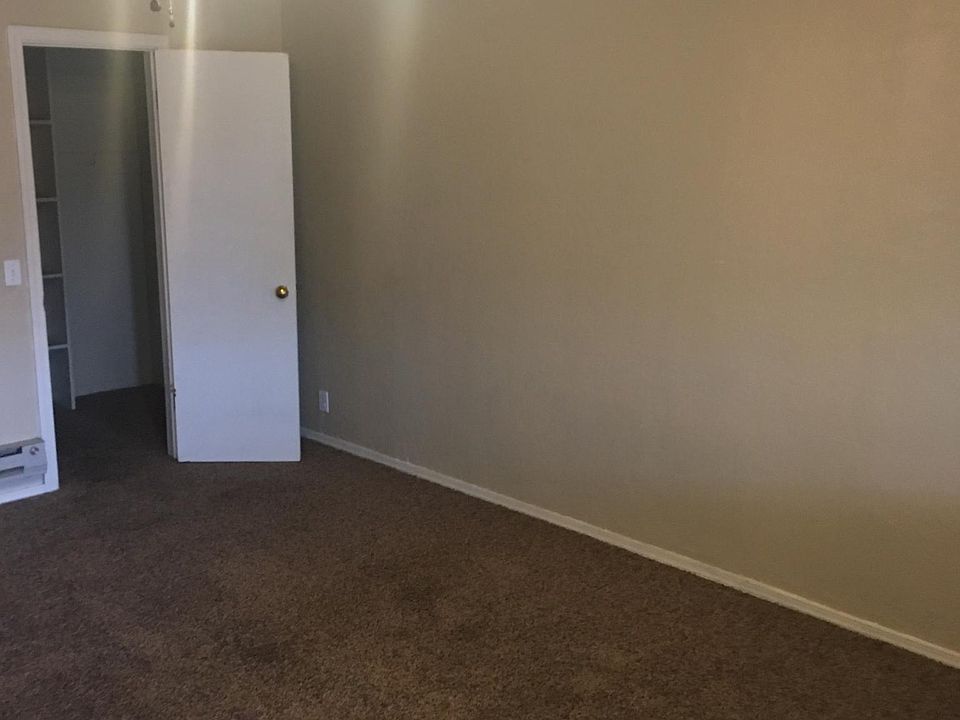 2nd image of 506 E Eureka Ave APT 6
