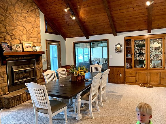 3rd image of 521 Rivermont Cir