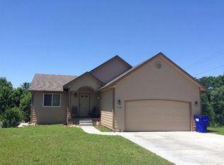 1506 Rivendell St, Junction City, KS 66441