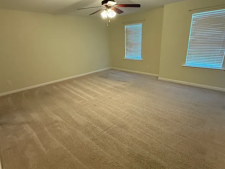 1629 Robindale Dr — Photo 14