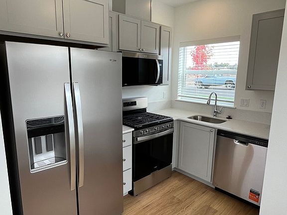 5th image of 502 NE 16th St