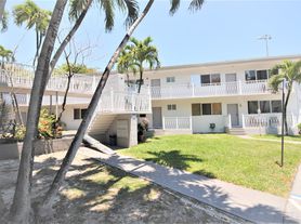 75 S Shore Dr, Miami Beach, FL