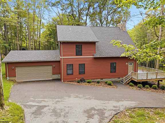 3rd image of 70 Goldfinch Ln