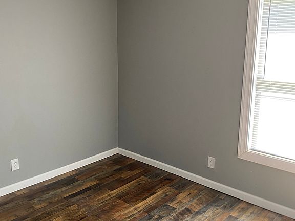 5th image of 506 N Lp Miller St