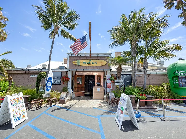 Paradise Cove Beach Cafe, just around the corner!
