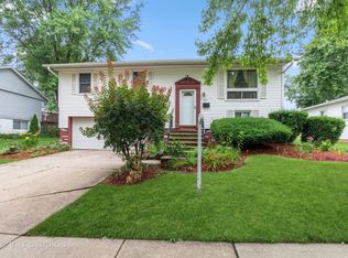 224 Kosan Cir, Streamwood, IL 60107