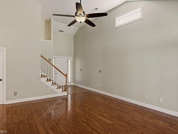 4th image of 185 Alpine Ct
