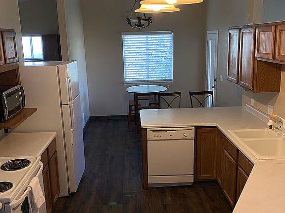 3rd image of 2513 Westridge Dr
