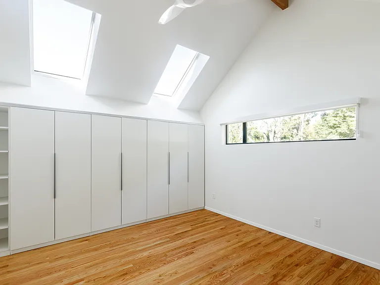 11644 Colmar St — Photo 10